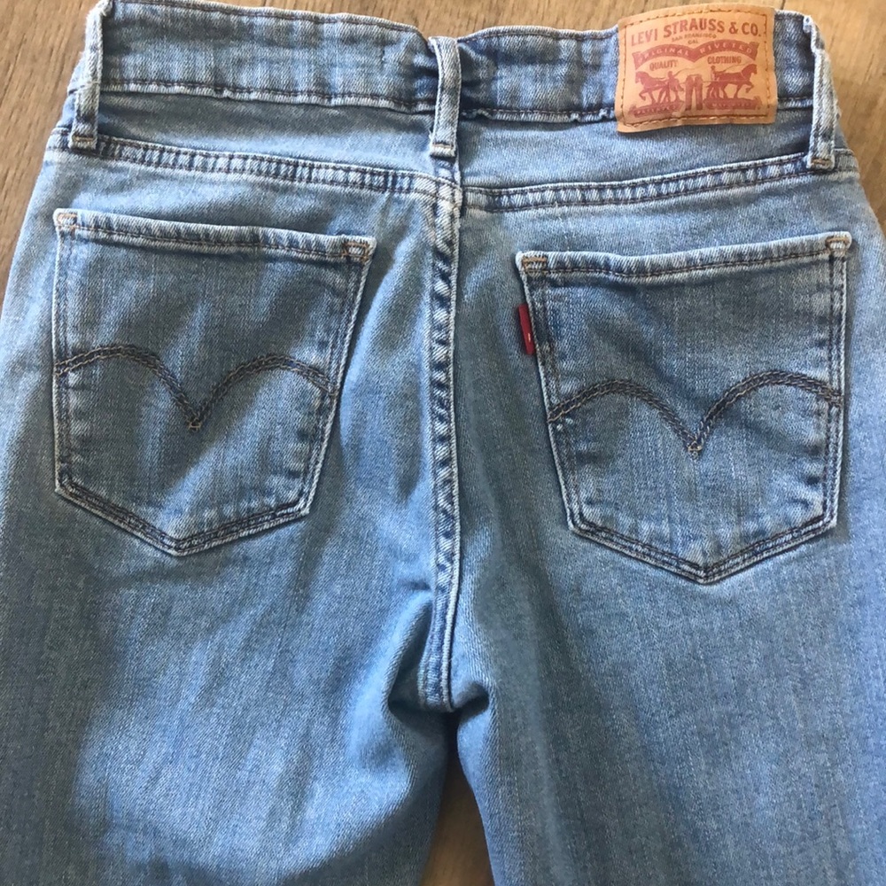 Levi’s 711 Skinny Jeans